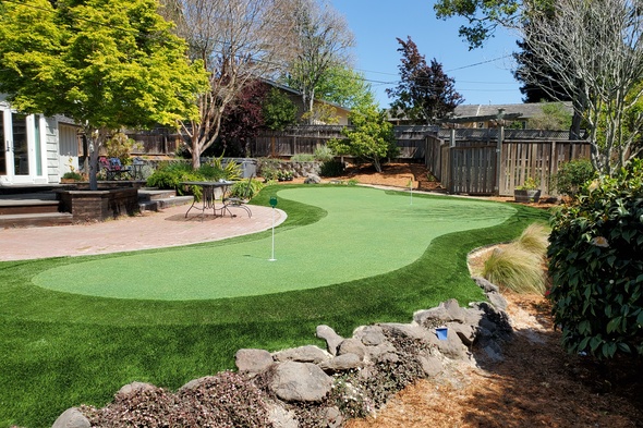San Francisco backyard putting green